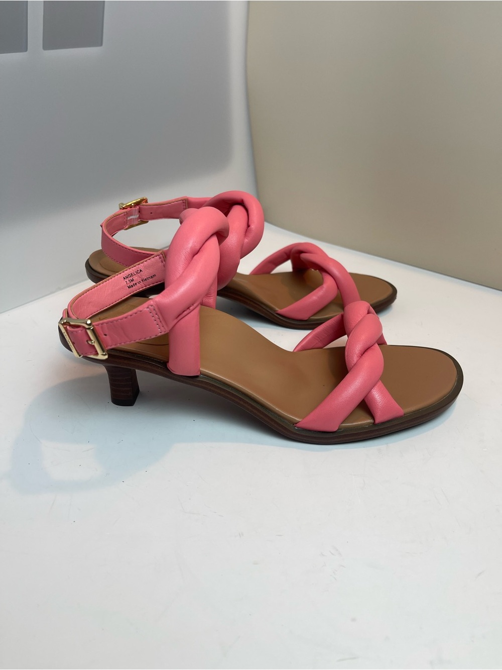 Vionic Angelica Pink Leather Puffed Strap Heeled Sandals Women Size 7.5M